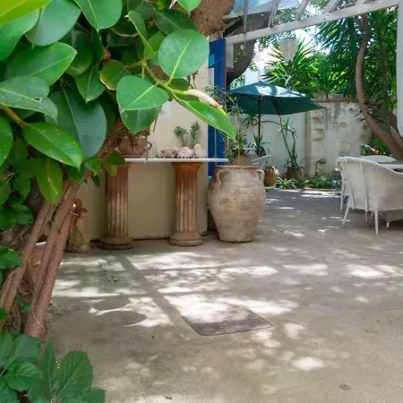 Cozy House With Garden Near The Old Town & Beach Διαμέρισμα *